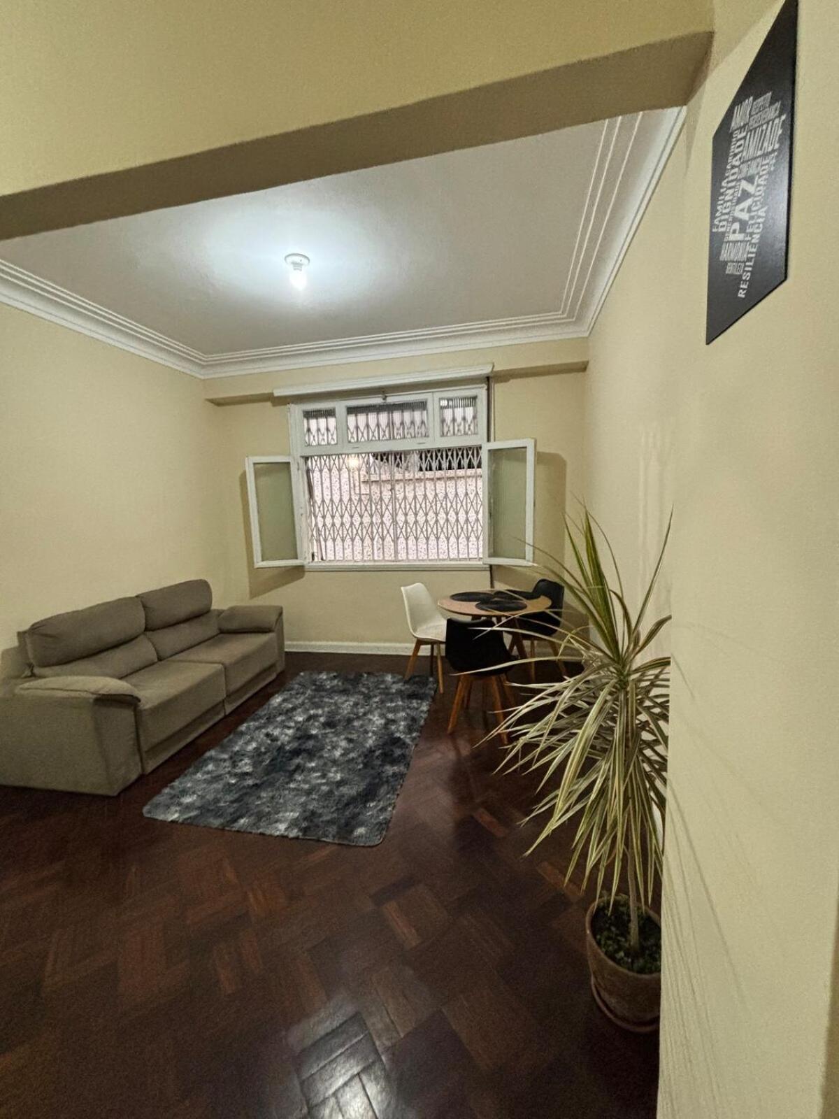 Espacoso E Aconchegante Apartamento